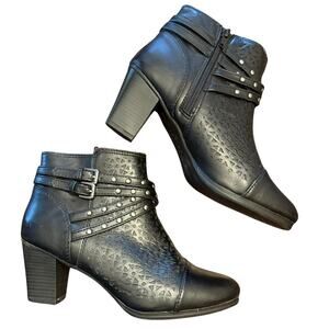 Rialto black ankle boots booties cutout’studded straps comfort women’s size 8